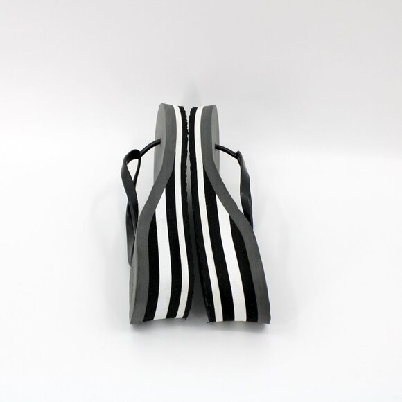 Joe Boxer Women's Gray Flip Flops - Picture 7 of 9